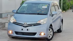 Toyota Ractis 2012 Silver