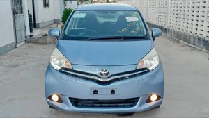Toyota Ractis 2012 Silver