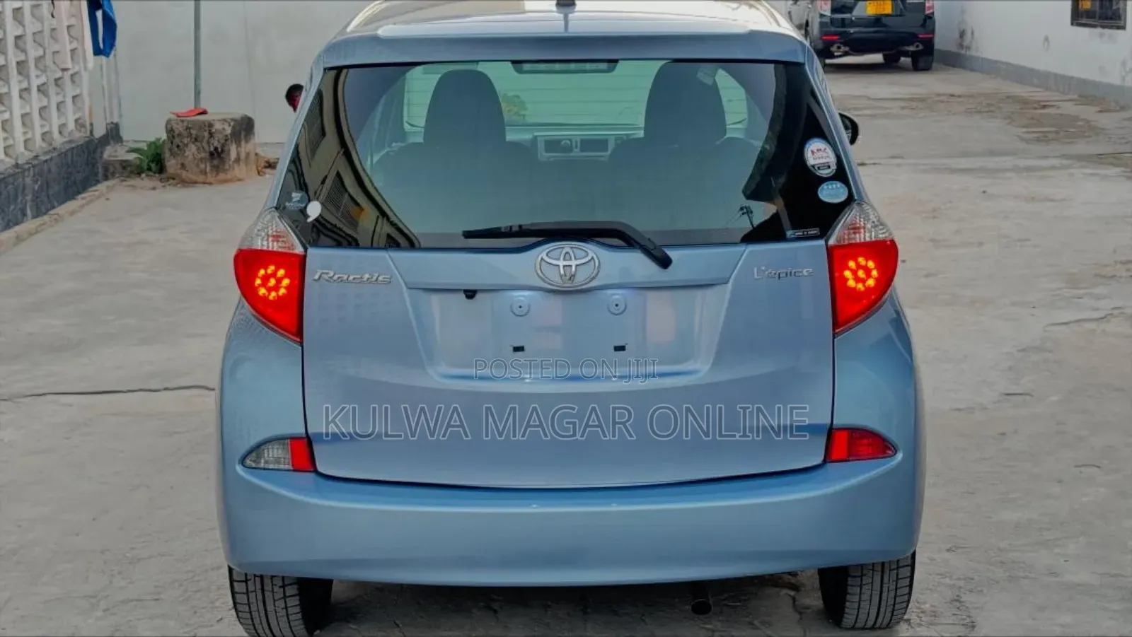 Toyota Ractis 2012 Silver