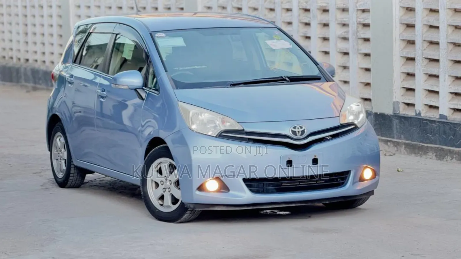 Toyota Ractis 2012 Silver