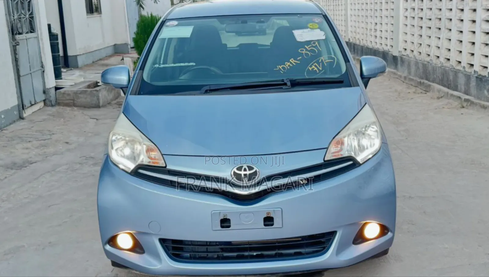 Toyota Ractis 1.5 FWD 2012 Blue