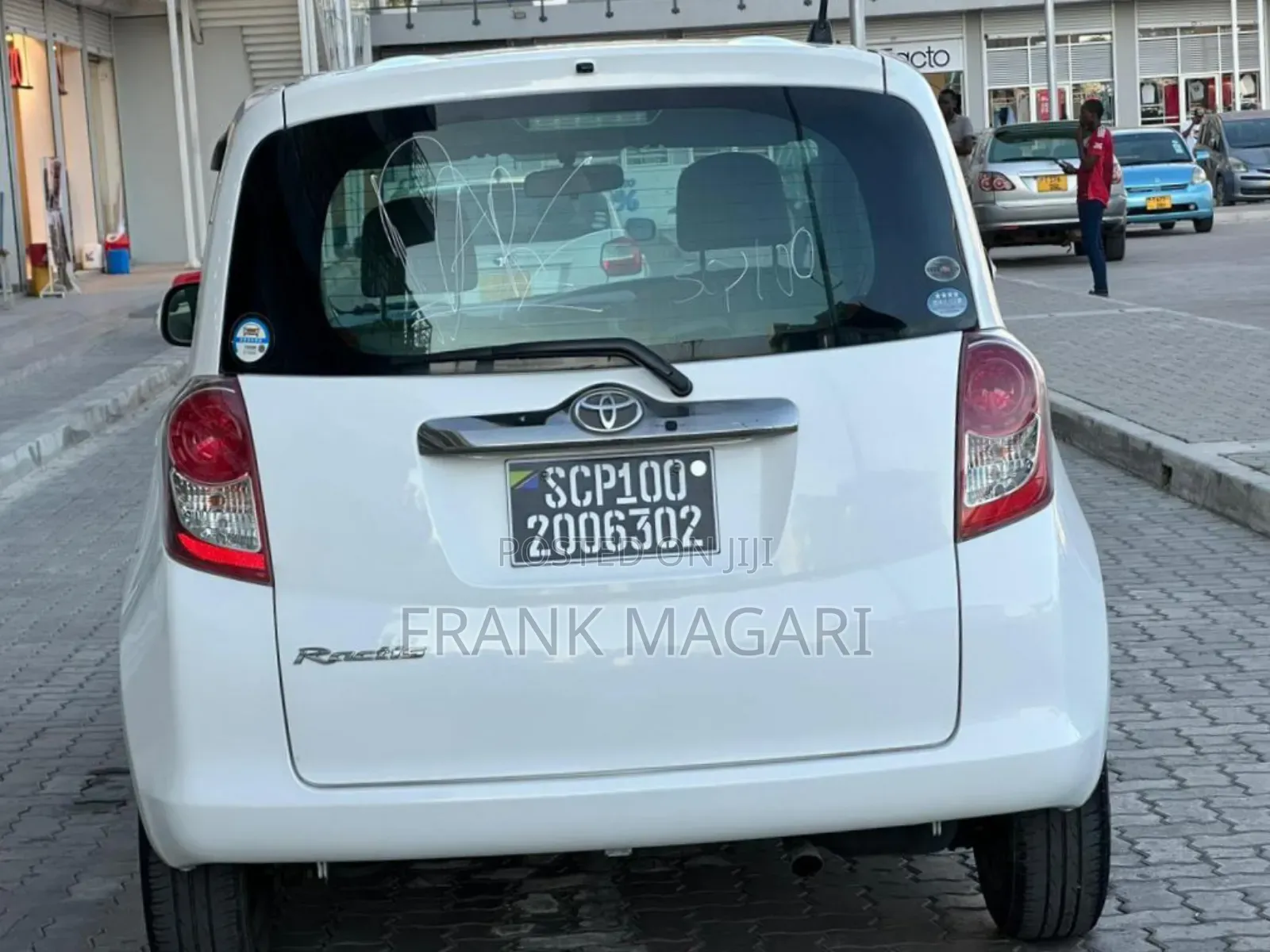 Toyota Ractis 1.3 FWD 2010 White