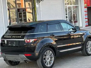 Land Rover Range Rover Evoque Pure AWD 5-Door 2013 Black