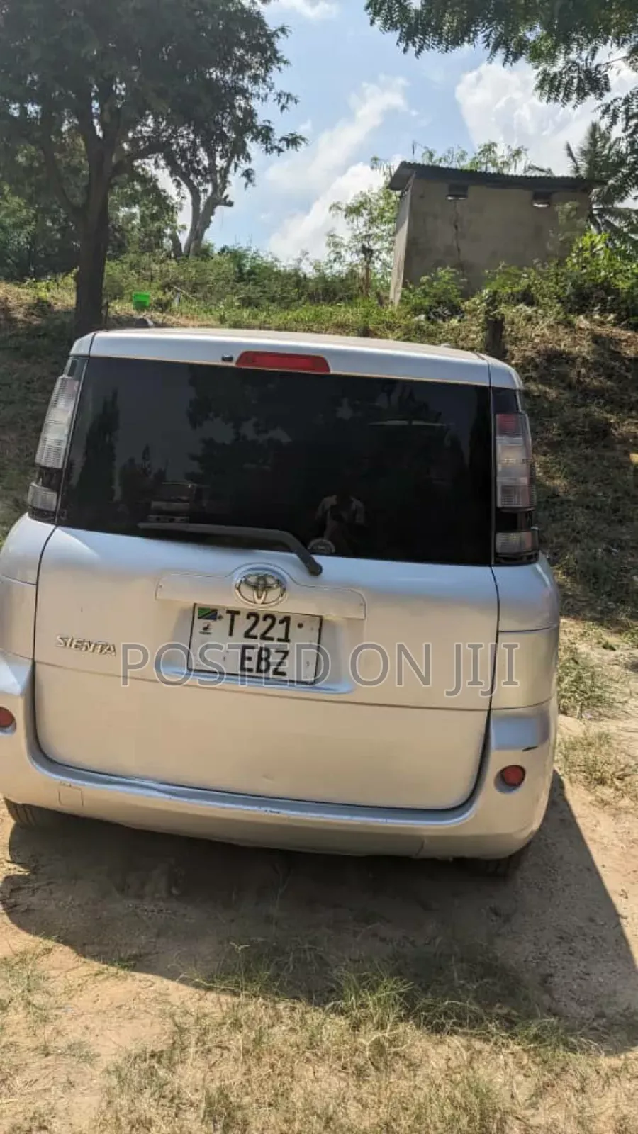 Toyota Sienta 2005 Silver