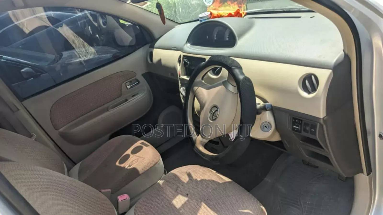 Toyota Sienta 2005 Silver