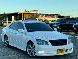 Toyota Crown 2006 White
