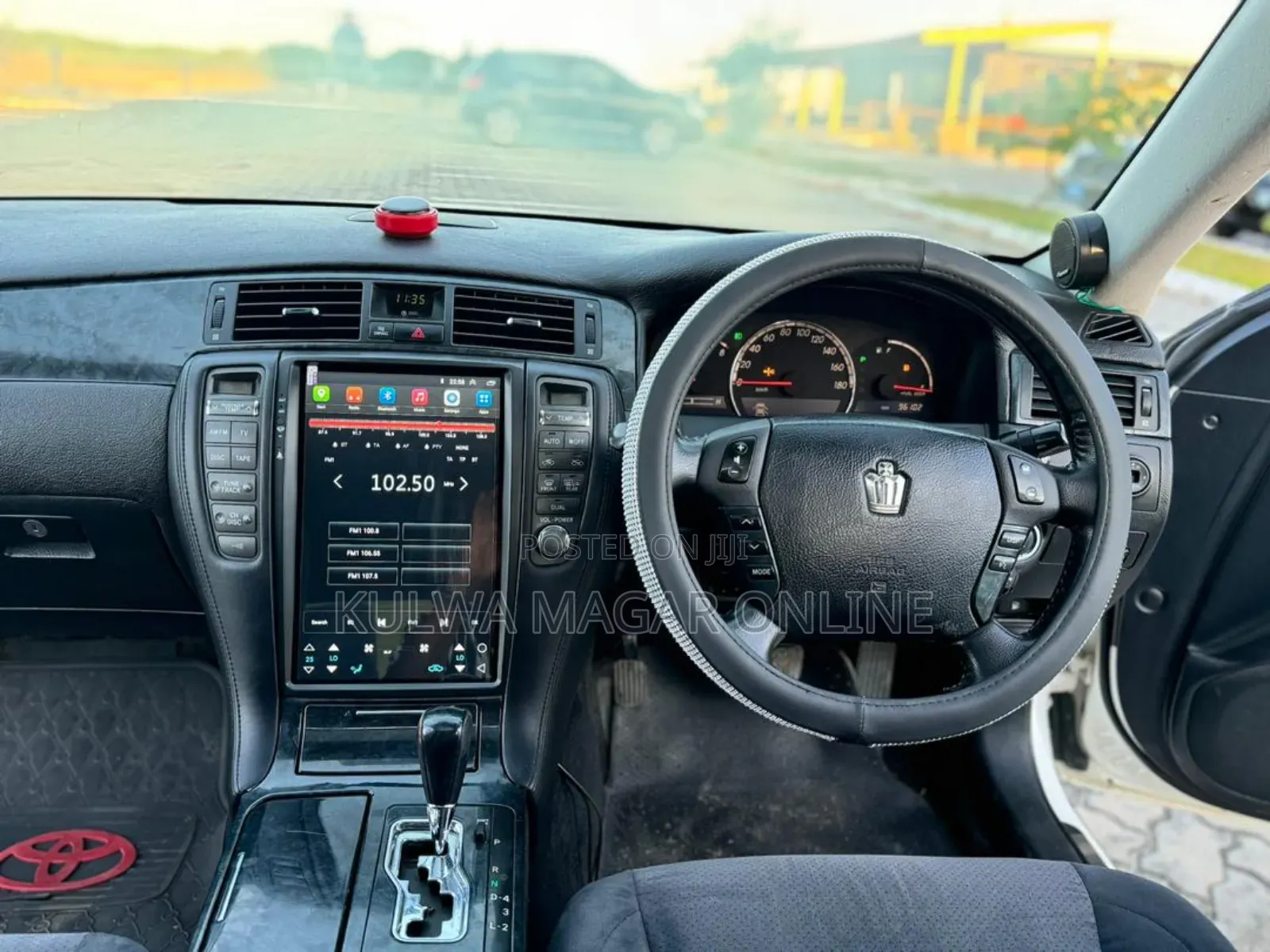 Toyota Crown 2006 White