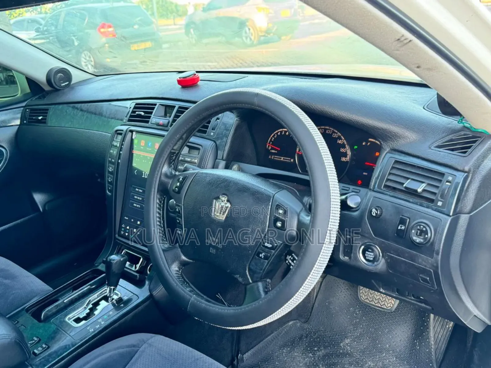 Toyota Crown 2006 White