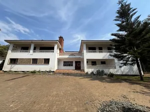 15bdrm Bungalow in Arusha, Central Business Area for sale