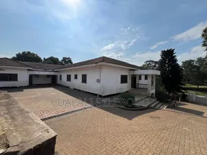 15bdrm Bungalow in Arusha, Central Business Area for sale