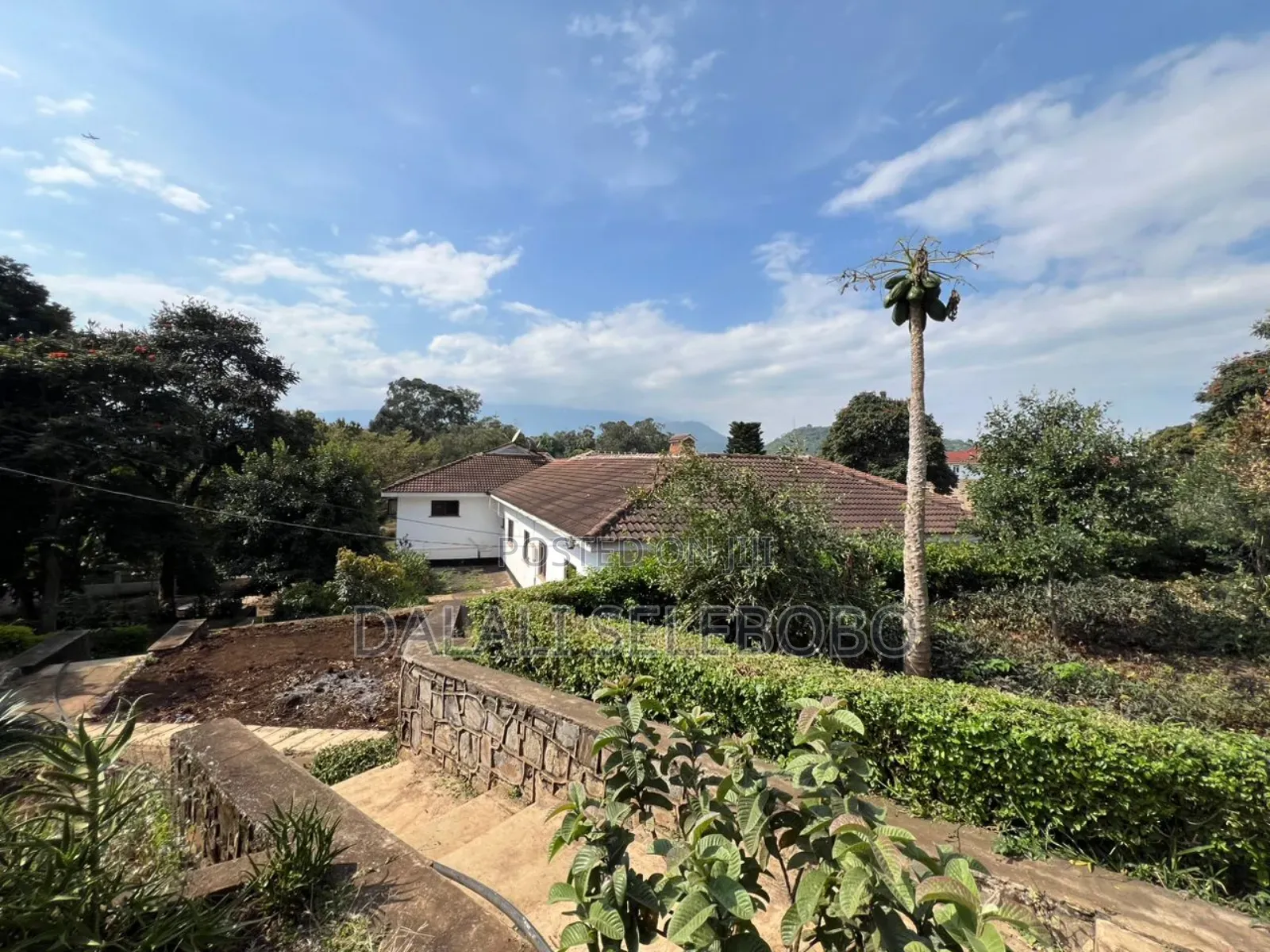15bdrm Bungalow in Arusha, Central Business Area for sale