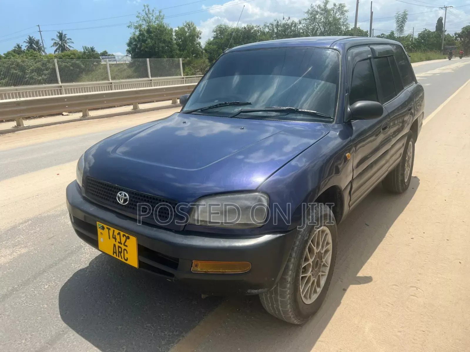 Toyota RAV4 Base FWD 1999 Blue