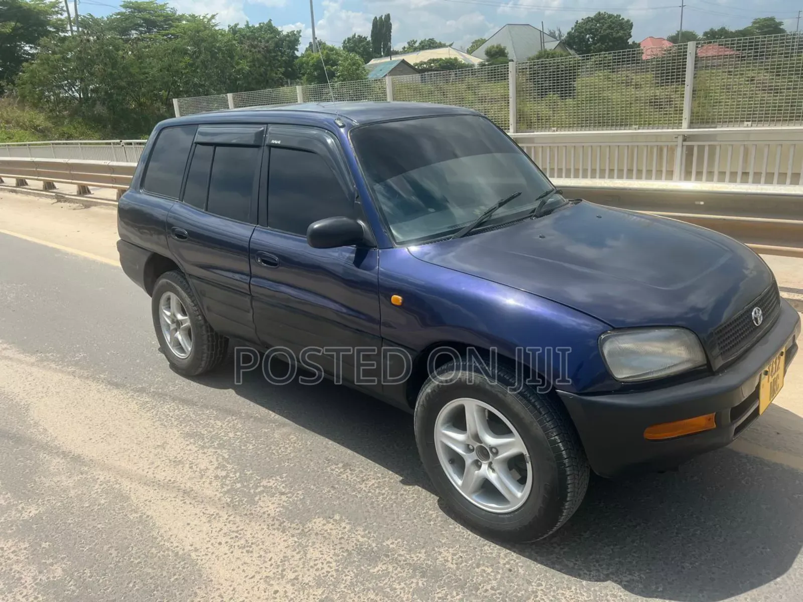 Toyota RAV4 Base FWD 1999 Blue