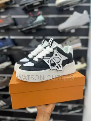 Best Naked Sneakers