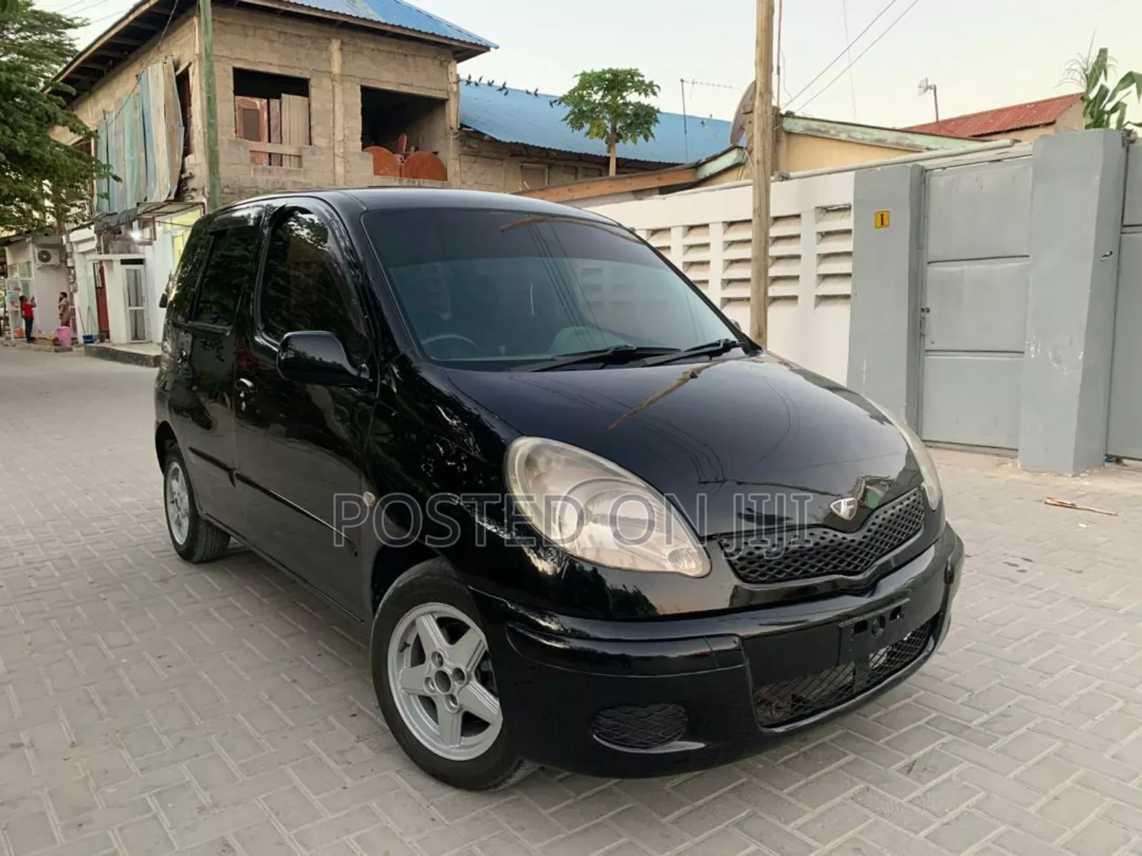 Toyota Fun Cargo 2004 Black