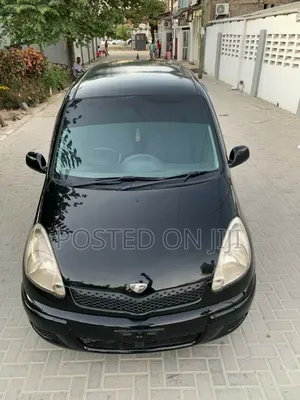 Toyota Fun Cargo 2004 Black