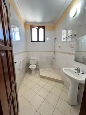 4bdrm House in Kunduchi Beach for sale