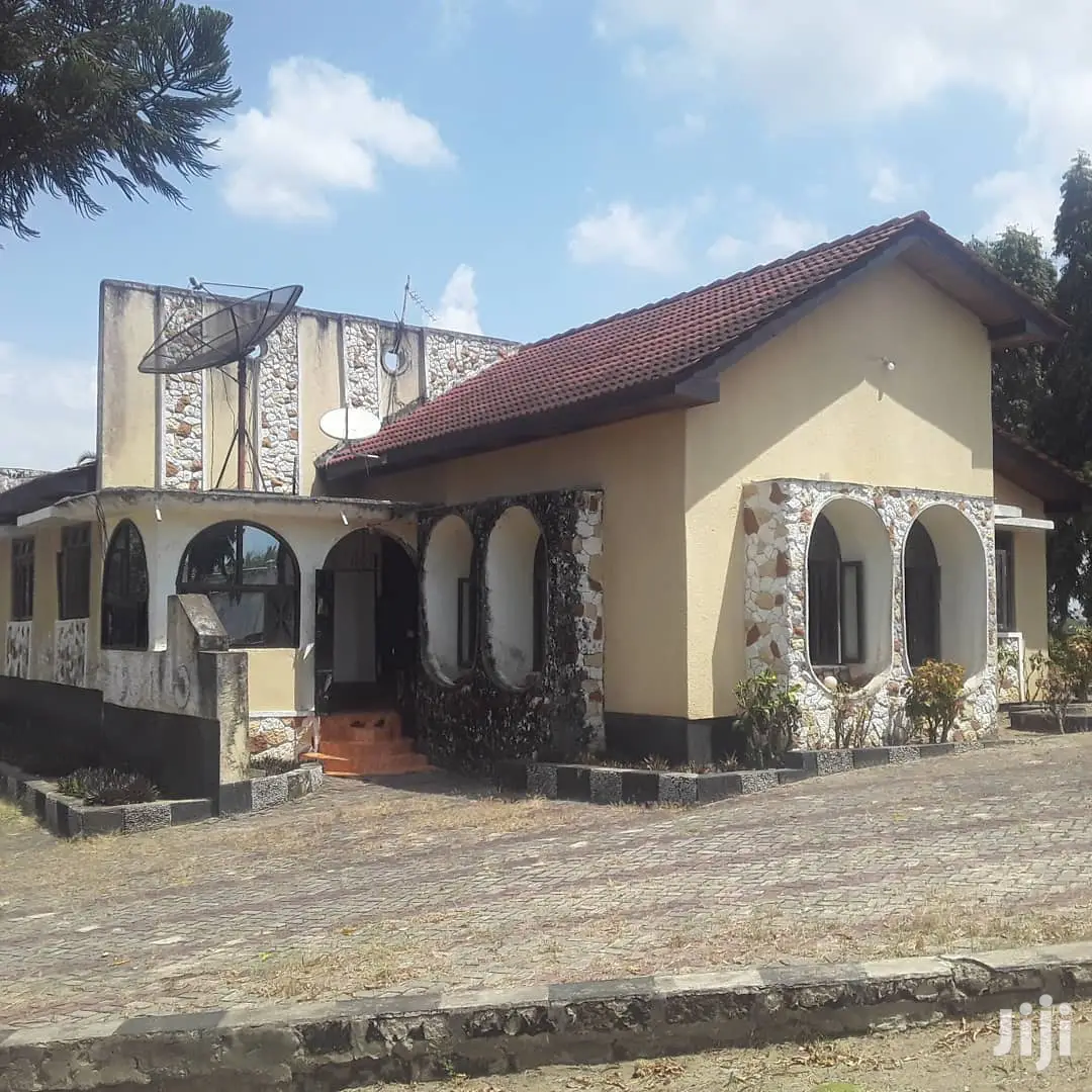 5bdrm House in , Kibamba for Sale