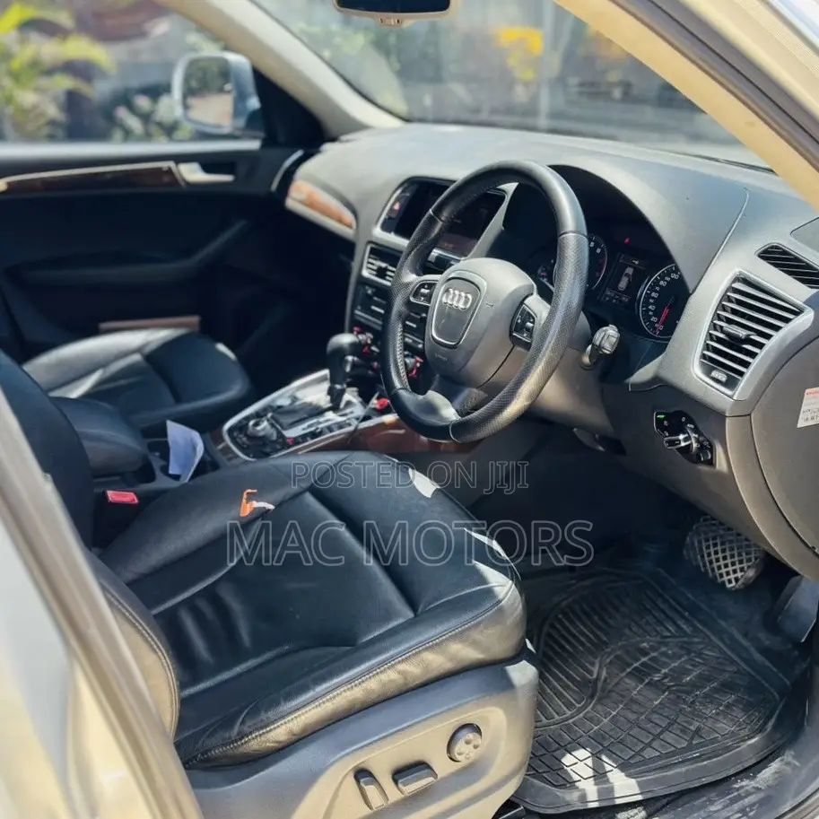 Audi Q5 2010 Silver