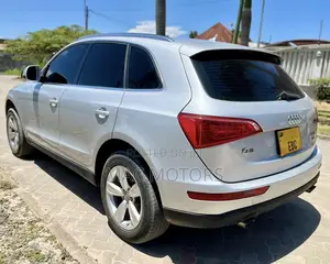 Audi Q5 2010 Silver