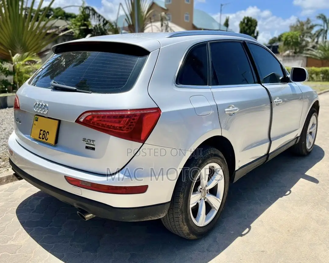 Audi Q5 2010 Silver