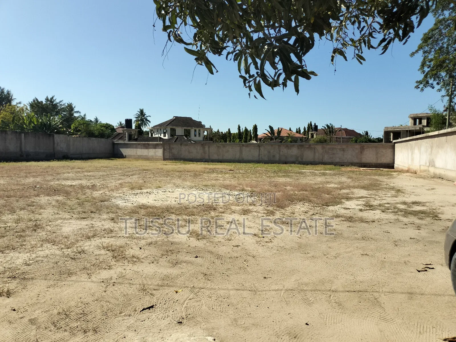 4bdrm House in Mbezibeach White, Kinondoni for sale