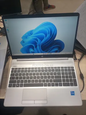 Laptop HP 250 G8 8GB Intel Core I5 HDD+SSD 256GB