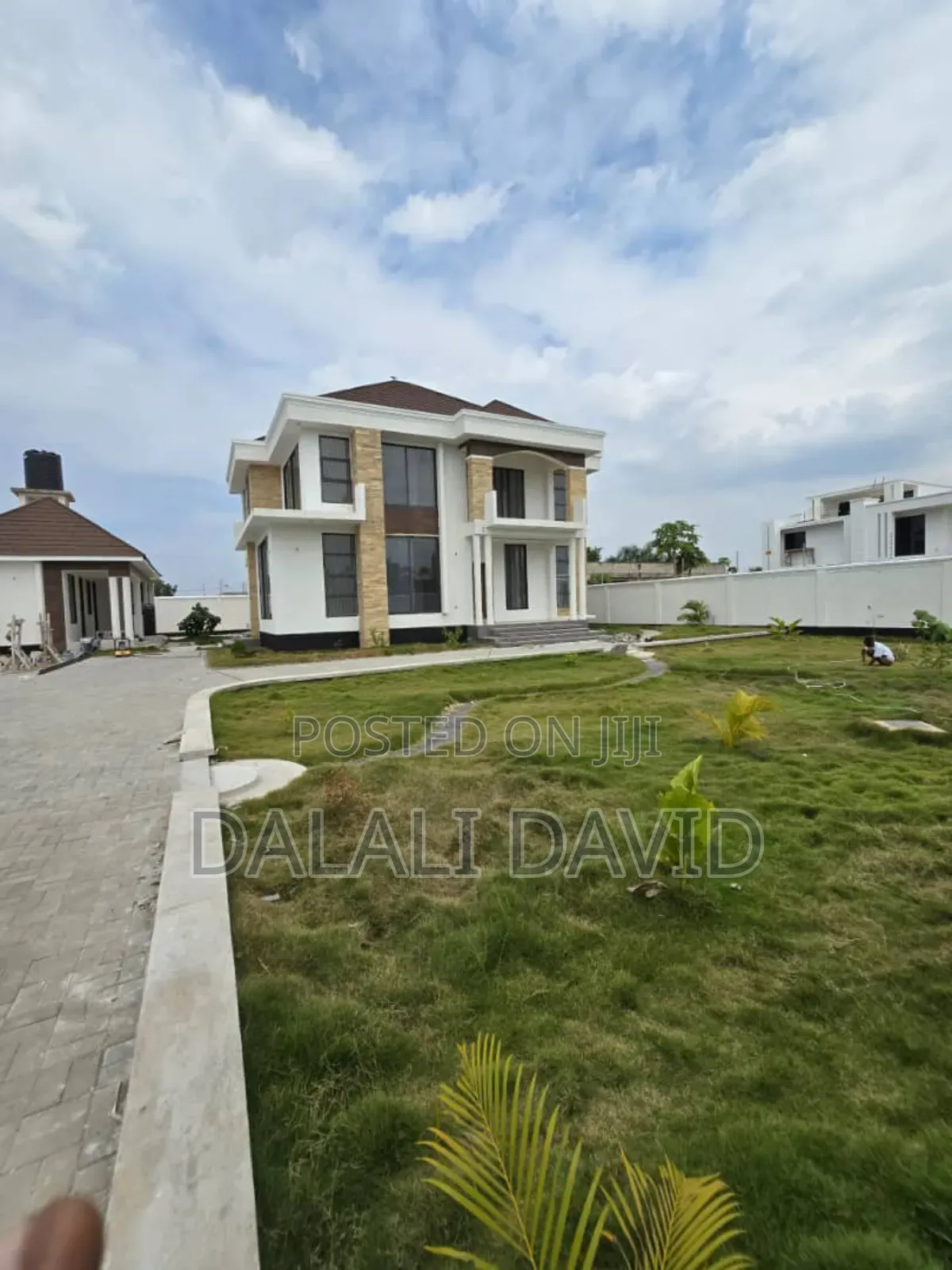5bdrm House in Mbweni Mpiji for sale