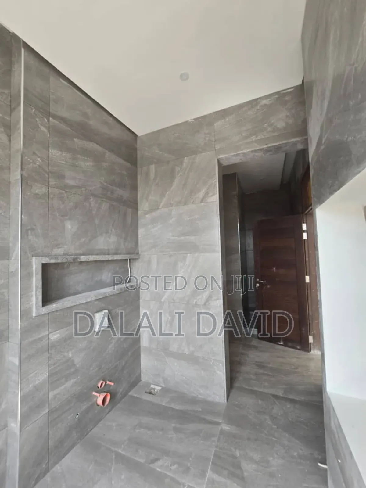 5bdrm House in Mbweni Mpiji for sale