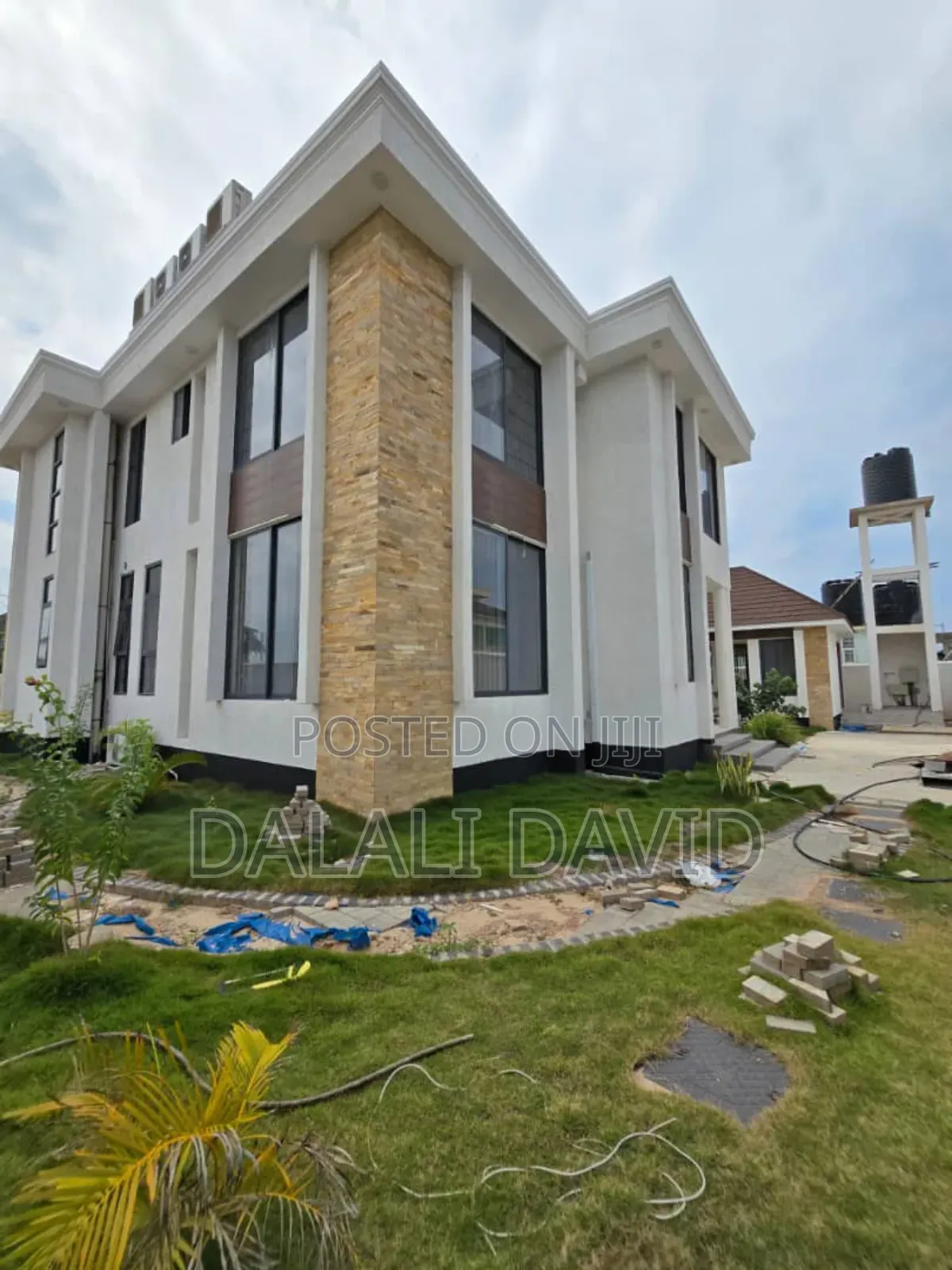 5bdrm House in Mbweni Mpiji for sale
