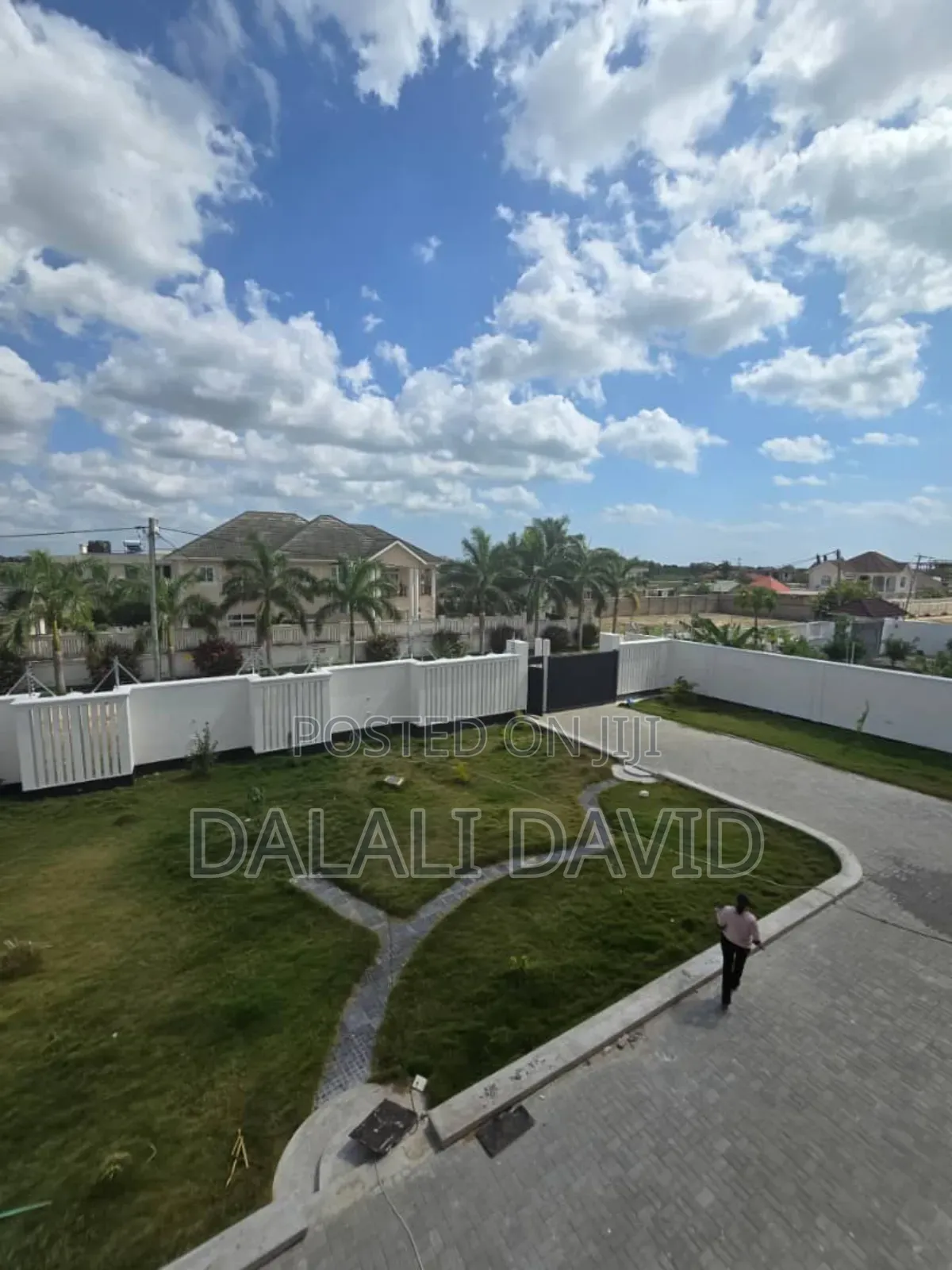 5bdrm House in Mbweni Mpiji for sale
