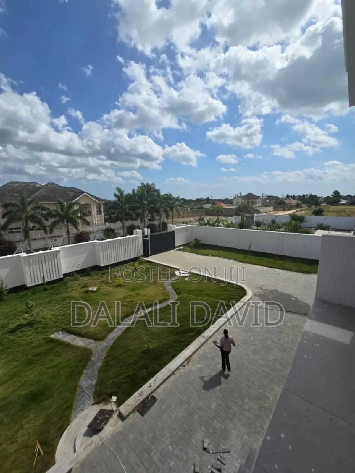 5bdrm House in Mbweni Mpiji for sale