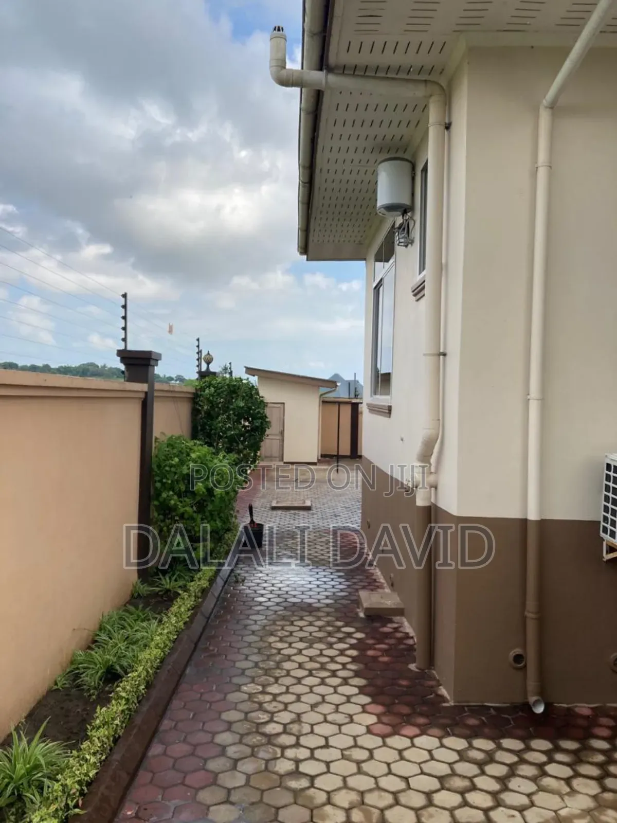 5bdrm House in Kibada, Kigamboni for sale