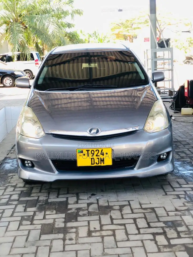 Toyota Wish 2005 Silver