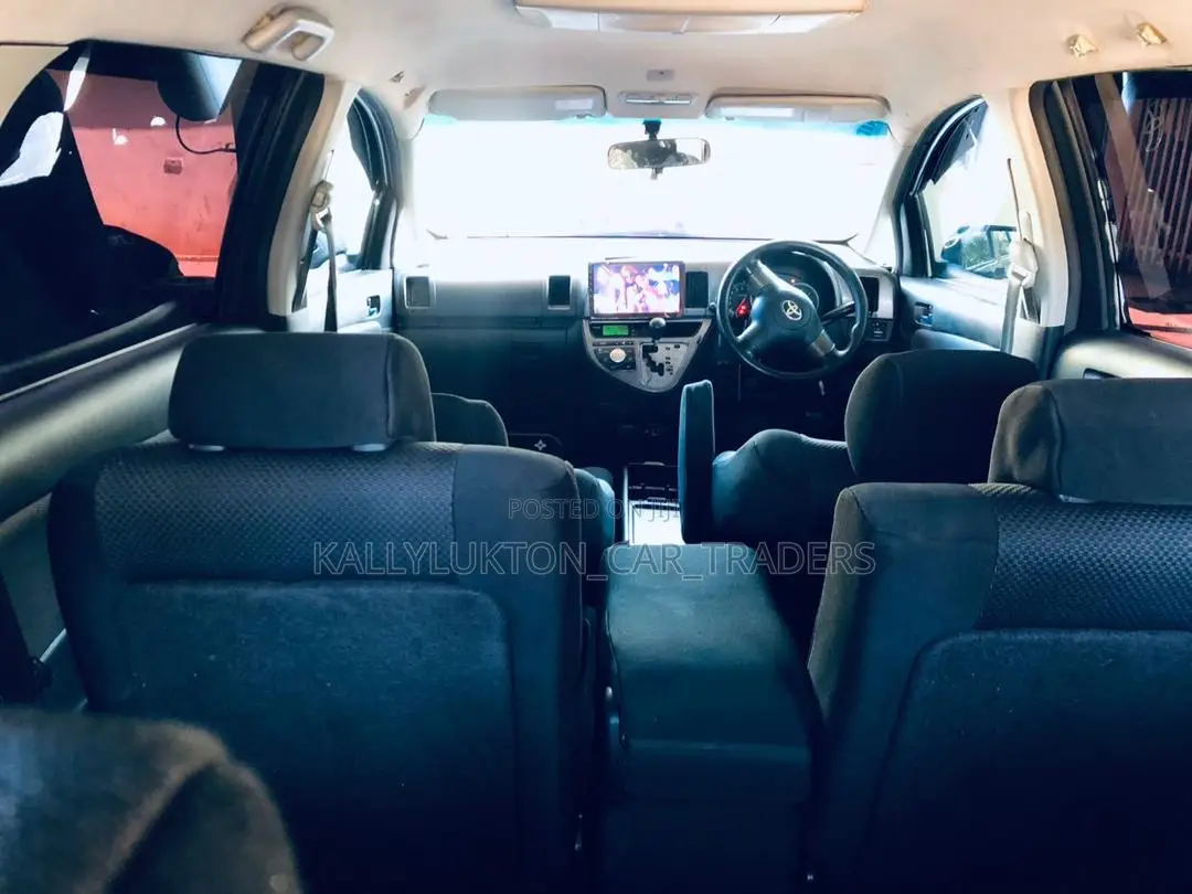 Toyota Wish 2005 Silver
