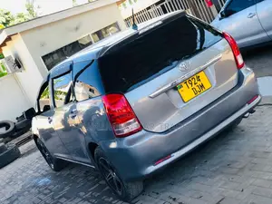 Toyota Wish 2005 Silver
