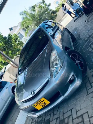 Toyota Wish 2005 Silver
