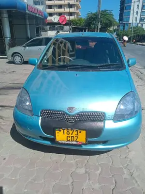 Toyota Vitz 2004 Blue