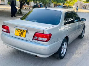 Toyota Carina 2000 Silver