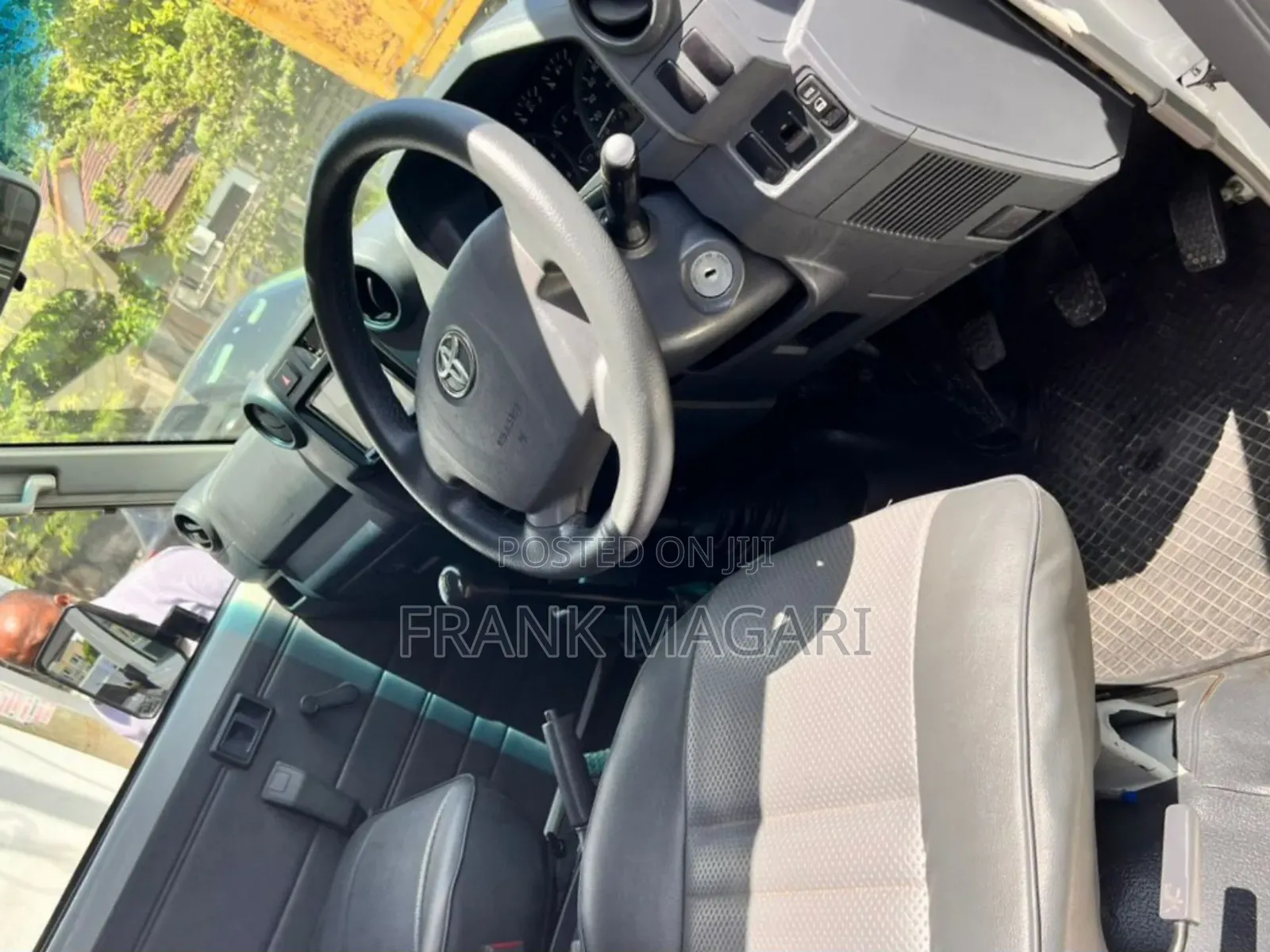 Toyota Land Cruiser 2010 White