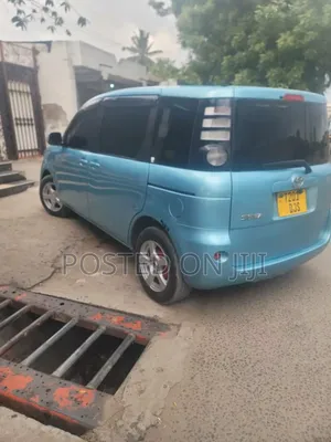 Toyota Sienta 2005 Blue