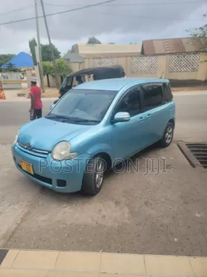 Toyota Sienta 2005 Blue