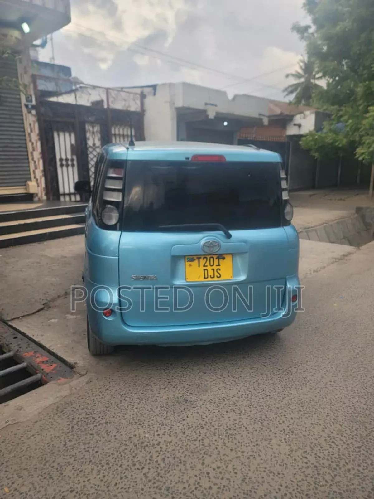 Toyota Sienta 2005 Blue
