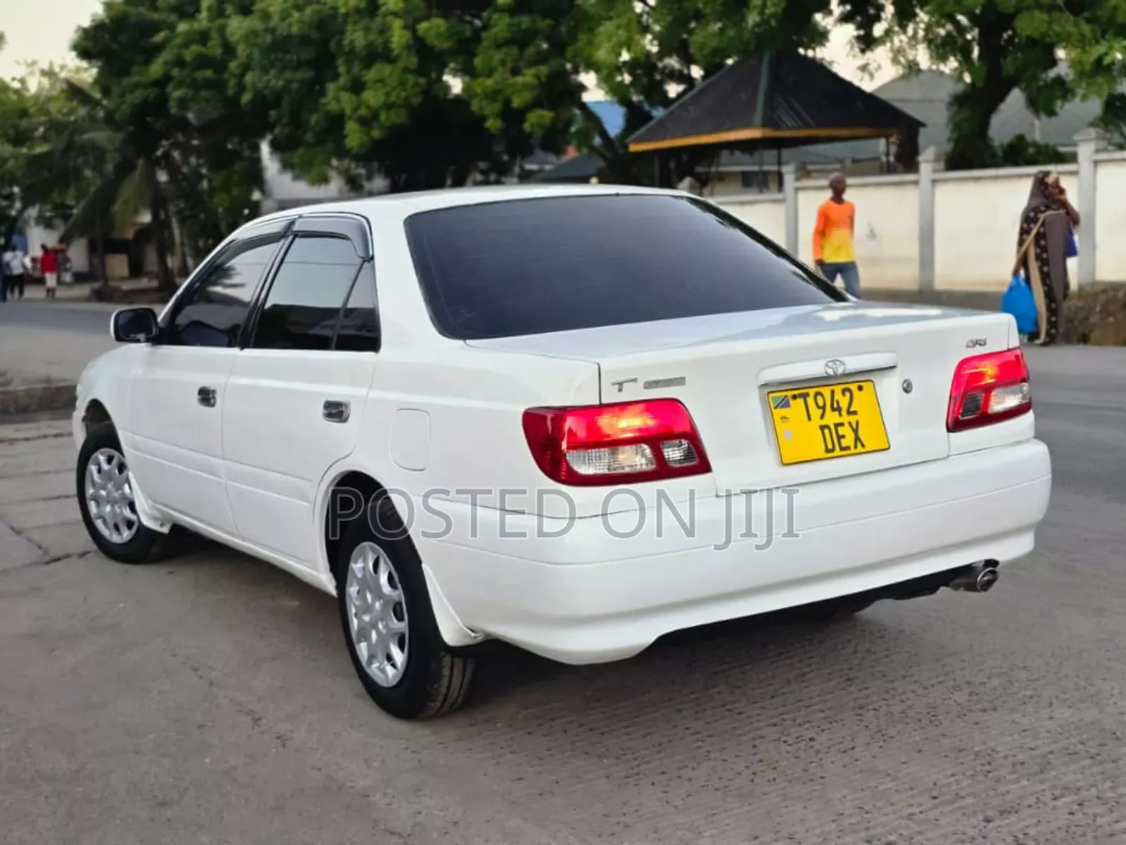 Toyota Carina 2000 White