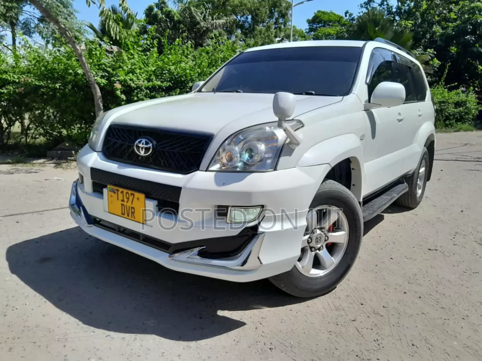 Toyota Land Cruiser Prado 2005 White
