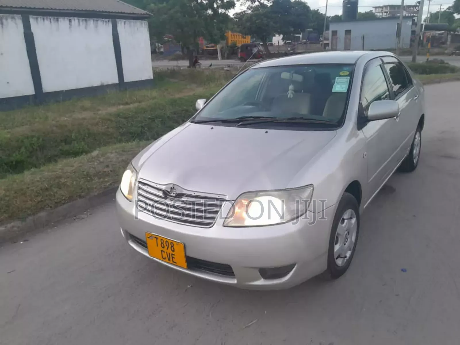 Toyota Corolla 2000 Silver