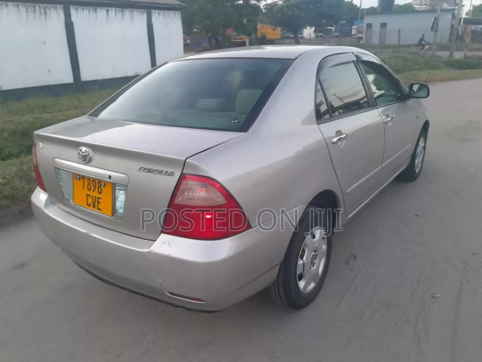 Toyota Corolla 2000 Silver