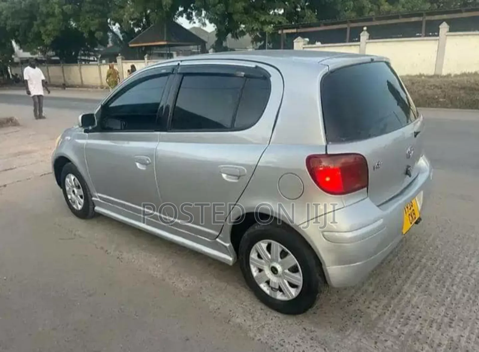 Toyota Vitz 2003 Silver