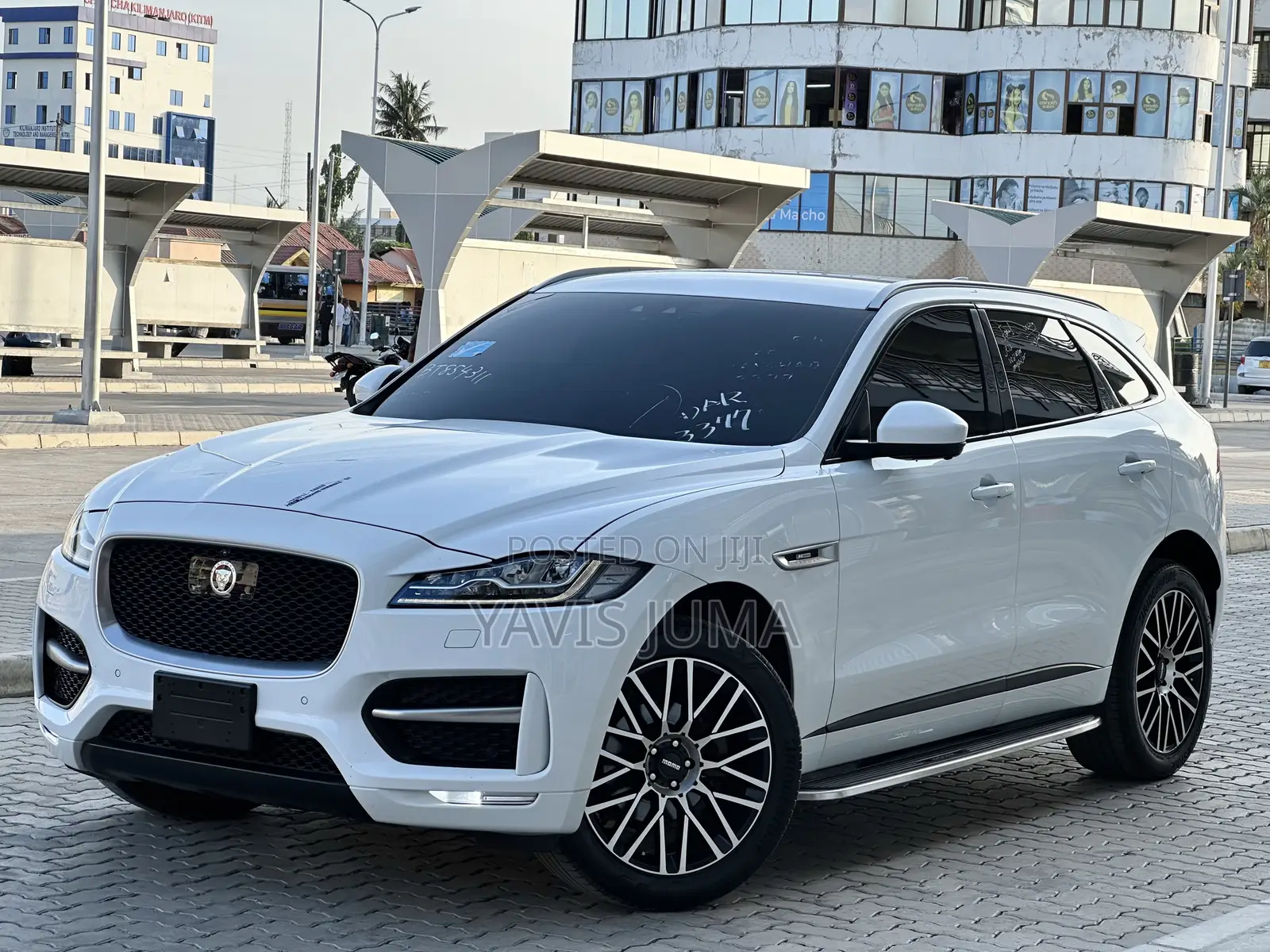 Jaguar F-Pace 2017 White