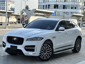 Jaguar F-Pace 2017 White